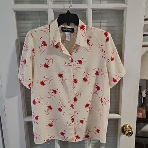 ❤️ Sag Harbor Cream and Red Button Up Floral Shirt. Sz Medium